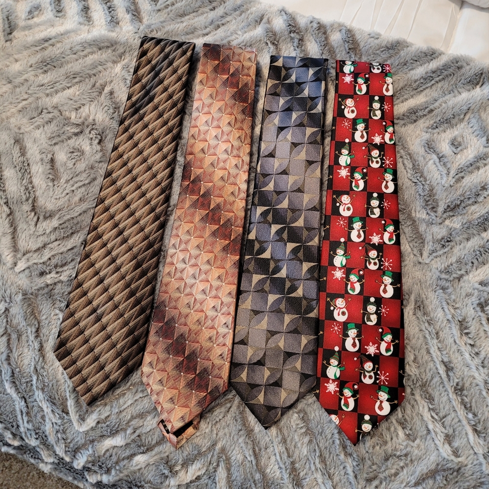 Bundle off 4 silk ties